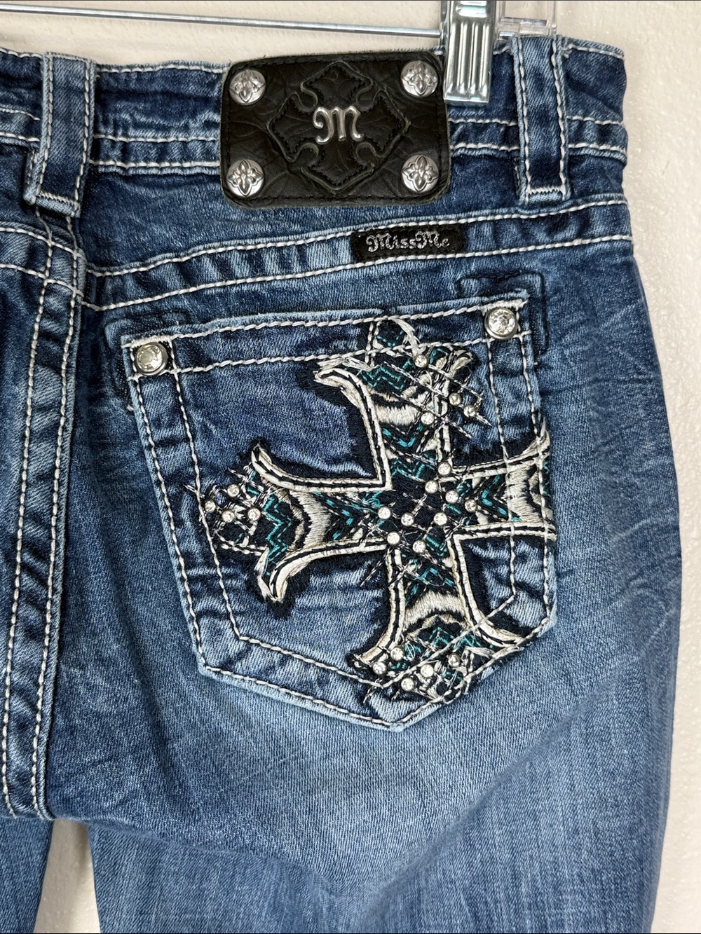 Miss Me Signature Straight Jean 30 Cross Rhinestone Y2K Western Bling Whiskering